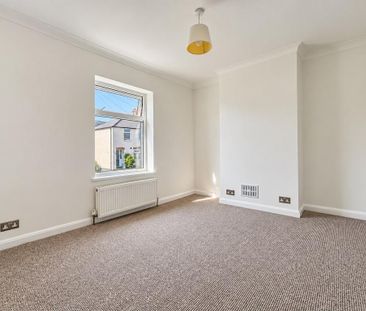 2 bedroom end of terrace house to rent - Photo 1