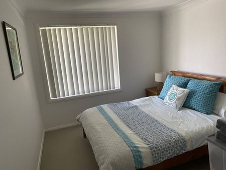 FAMILY FOUR BEDROOM IN OXLEY VALE - Photo 2