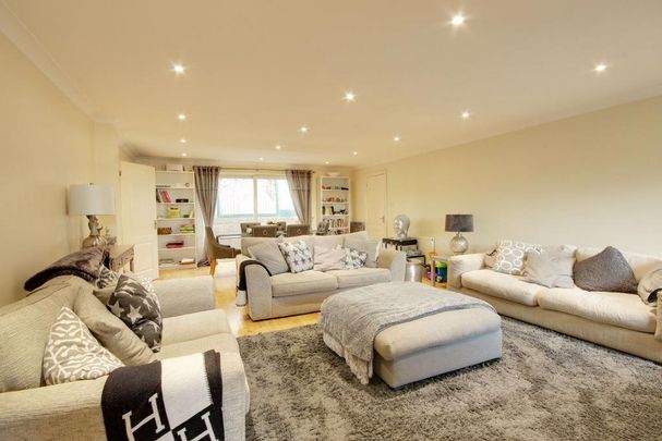 6 bedroom detached house to rent - Photo 1