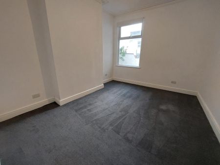 4 bedroom terraced house to rent - Photo 2