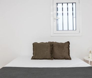 Room in a shared 3-bedroom apartment for rent in El Raval, professionals and students only - Foto 6