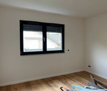 NEUBAU: Exklusive 3-Zimmer-Wohnung mit Balkon in Refrath - Photo 1