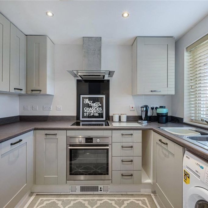 2 bedroom terraced house to rent - Photo 1