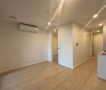 LUXURY APARTMENT LIVING IN BRUNSWICK! - Photo 2