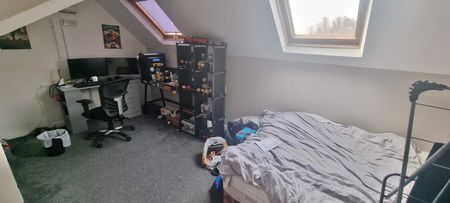 6 Bed - 1 Ash Crescent, Headingley, Leeds - LS6 3LE - Student - Photo 5