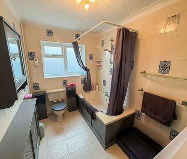 The Bramleys, Rochford, SS4 - Photo 6