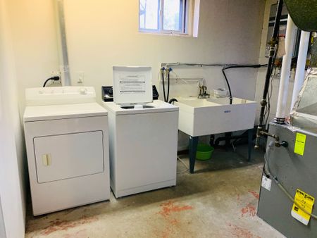 For Lease - 375 Elmwood Avenue Unit# Lower, Richmond Hill, Ontario - Photo 5