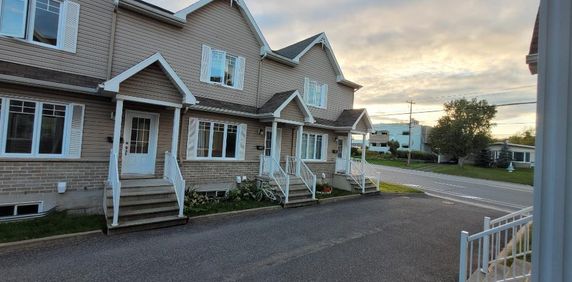 Maison de Ville à Louer - Québec - Photo 2