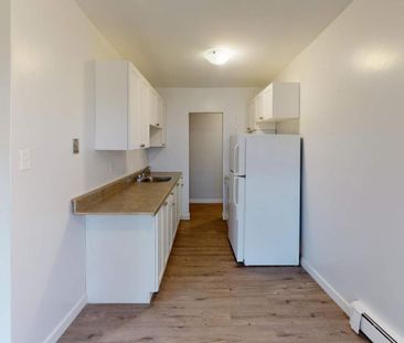 Bachelors Apartment - Photo 3