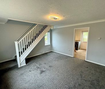 Walnut Close - Photo 2