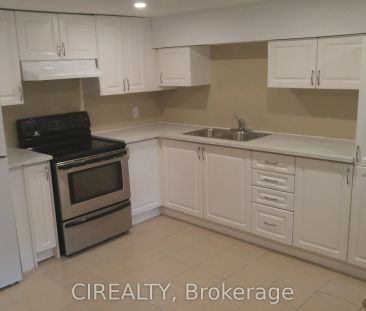 31 Bailey Crescent #Lower - Photo 2