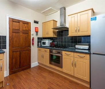 3 bedroom apartment to rent - Photo 2