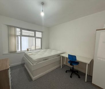 4 bedroom terraced house to rent - Photo 1