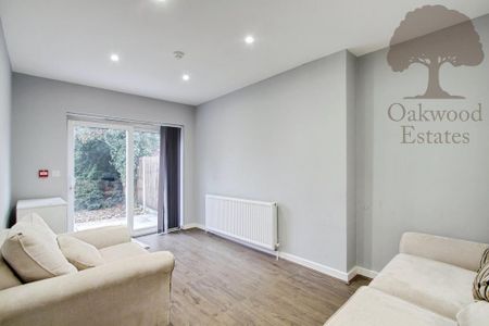 House of multiple occupation to rent - Photo 3