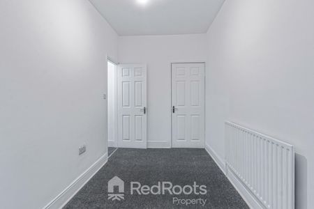 2 bed end of terrace house to rent in South Elmsall, West Yorkshire, WF9 - Photo 2