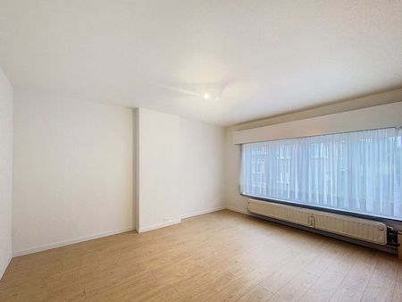 Vernieuwde woning met zonnepanelen, 4 kamers en bureau - Foto 2