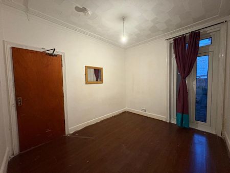 6 bedroom semi-detached house to rent - Photo 4