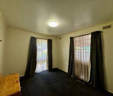 Comfortable Family Living in a Convenient Location - Photo 4