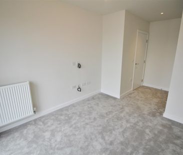 Frogmore Avenue, Watford - Photo 5