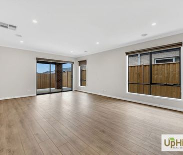 For Rent — Brand New Modern 4-Bedroom Family Home 7 Monstera Street... - Photo 2