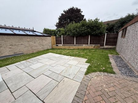 3 bedroom detached house to rent - Photo 5