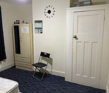 Room in a Shared House, Fawn Road, E13 - Photo 3