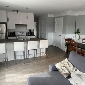 Fleurimont, près du CHUS - 4 et demi très éclairé - Photo 2