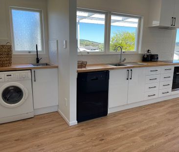 Charming 2BR Papamoa Beach Retreat - Photo 6