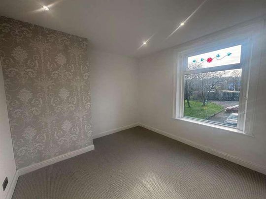 York Cottage, York Road, Mirfield, WF14 - Photo 1