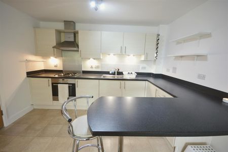 Dalmeny Way, Epsom, Surrey, KT18 7DD - Photo 3