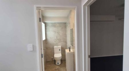 Beautiful Townhouse available for rent in Mangere East - Photo 3