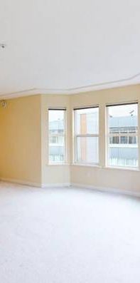 2 bedroom plus den condo in Kerrisdale, over 1000 sqft and 2 parkings - Photo 1