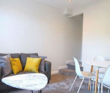 2 bed Mid Terraced House for Rent - Photo 2