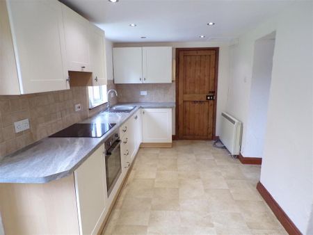 3 bedroom semi-detached house to rent - Photo 3