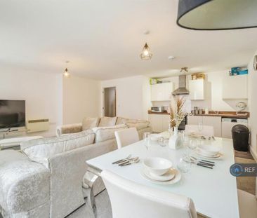 1 bedroom flat to rent - Photo 2