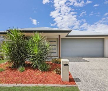 A spacious, stylish and contemporary haven that you and your family will surely love. - Photo 2