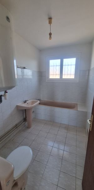 Location Appartement 1 pièce 26m² RAPHELE LES ARLES 13280 - Photo 1