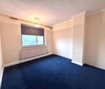 3 bedroom House To Let - Photo 2