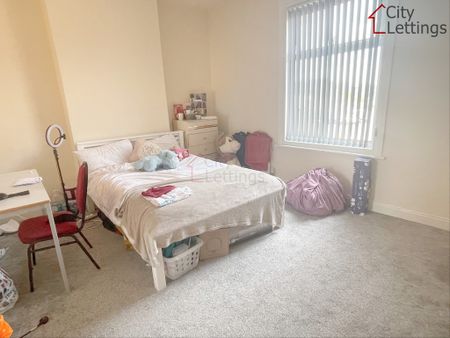 2 Bedroom End Terraced House - Photo 3