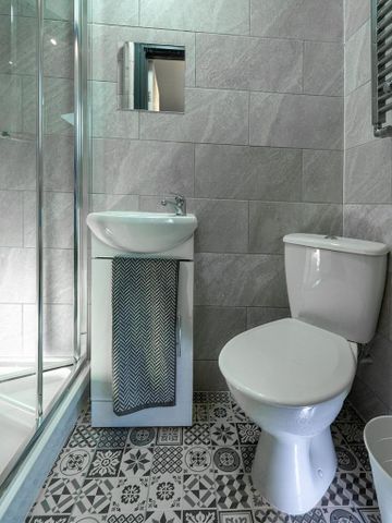 5 bedroom terraced house to rent - Photo 3