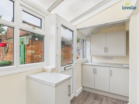 2 bedroom terraced house to rent - Photo 4