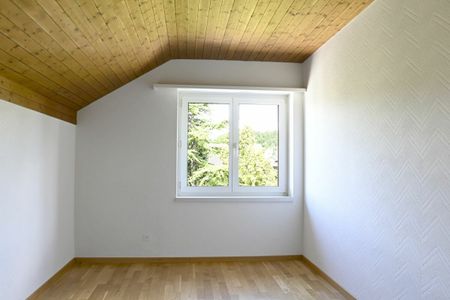 Attraktive 5.5-Zimmer-Dachwohnung mit Cheminée in Zuzwil - per sofort bezugsbereit - Foto 3
