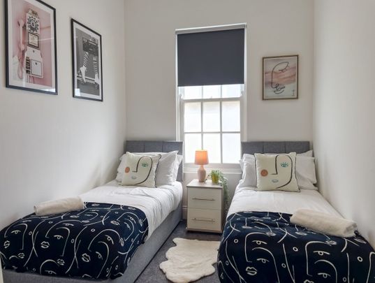 2 Bed Maisonette, Stone Street, BN1 - Photo 1