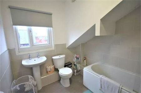 3 Bed - 30 Harold View, Hyde Park, Leeds - LS6 1PP - Student - Photo 5