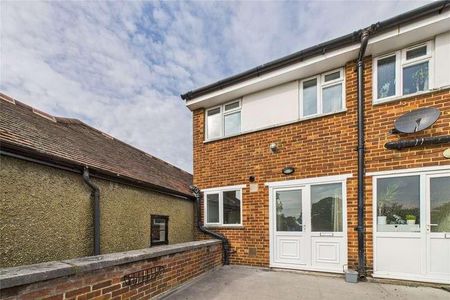 Fleet Road, Fleet, Hampshire, GU51 - Photo 5