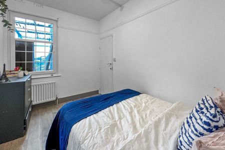 4 bedroom house of multiple occupation to rent - Photo 3