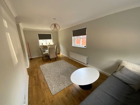 2 Bed Flat, Stratford, E15 - Photo 4