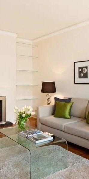 Tastefully Updated, Character Filled, Sun-Kissed Two Bedroom Plus Balcony Art-Deco Apartment, Centrally Located - Photo 1