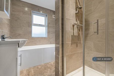 3 bedroom terraced house to rent - Photo 4