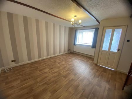 3 bedroom detached house to rent - Photo 2